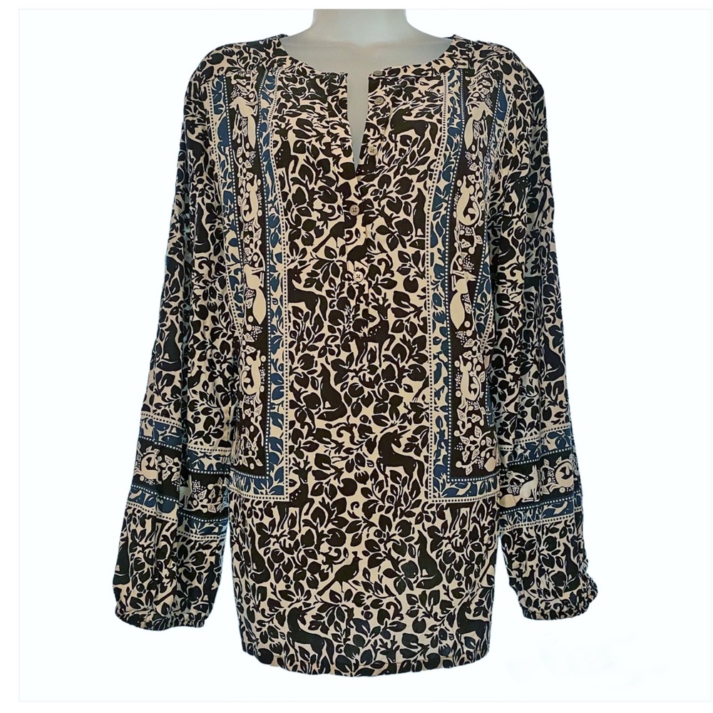 Ann Taylor LOFT Cute top with subtle Unicorn print design